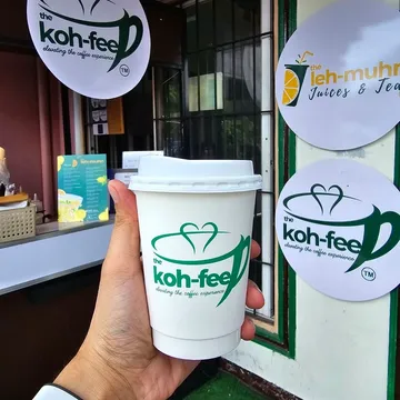 Vietnamese koh-fee with cinnamon